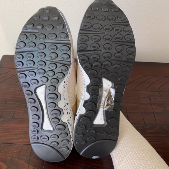 NEW Forever 21 Colorful Platform Sneakers Size 11 - Picture 4 of 4